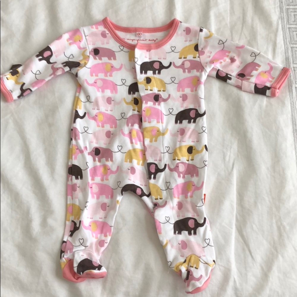 Magnetic pajamas
